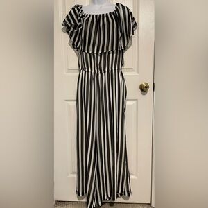 NWT - NEW YORK & CO. JUMPER, B&W, WIDE LEG ONESIE SIZE M-